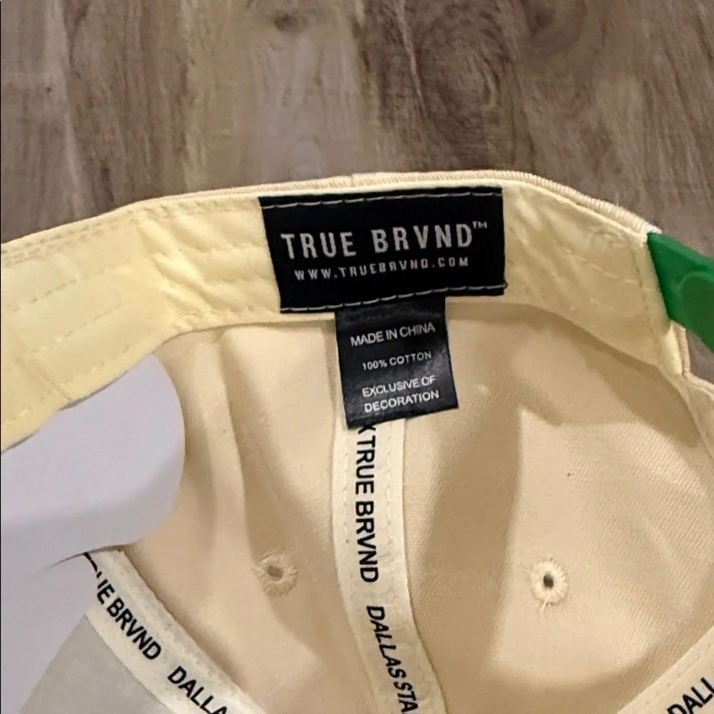 Never worn Dallas Stars x True Brvnd Two-Tone Baseball Cap - Cream & Green - Picture 3 of 4